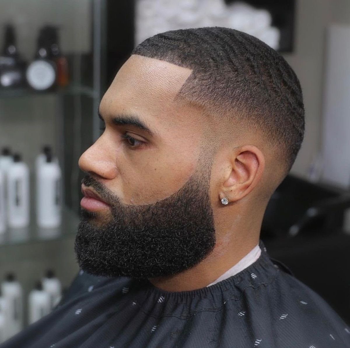 Coiffeur homme Bordeaux – Dégradé précis et coupe soignée